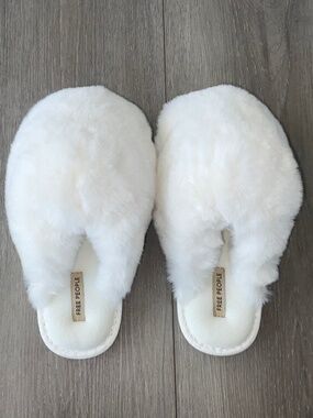 FREE PEOPLE Snowball Snow Faux Fur Slippers White Size EU 37 NEW